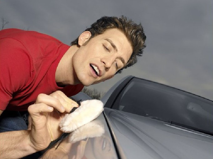 Ręczne polerowanie lakieru auta – opis krok po kroku