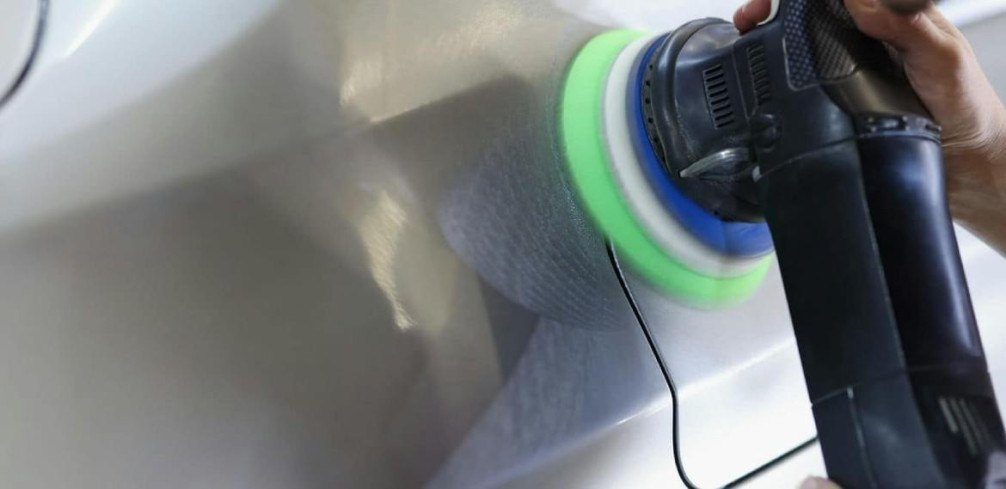 Skąd się biorą hologramy po polerowaniu i jak je usunąć?