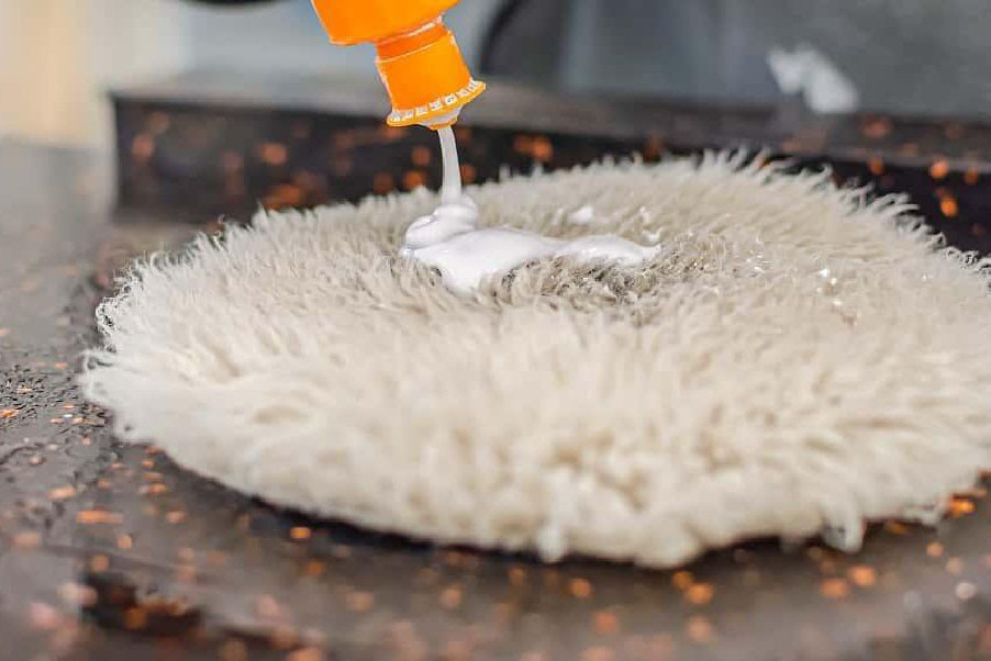 Co powinna mieć w składzie pasta do polerowania auta?